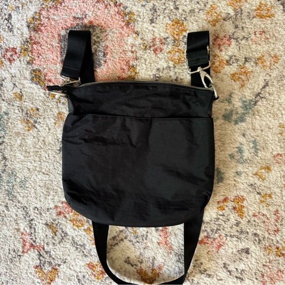 Black Baggallini crossbody - Picture 2 of 7